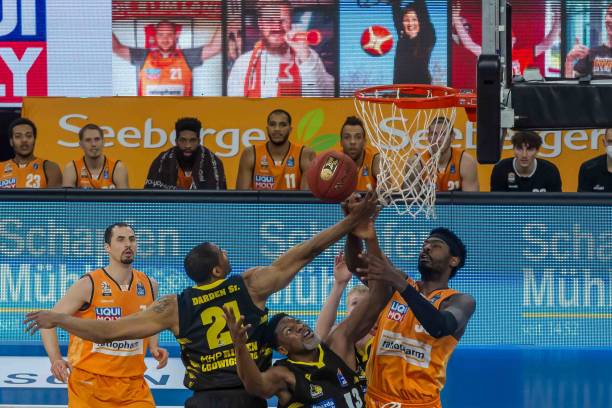 尤文图斯紧 尤文图斯紧