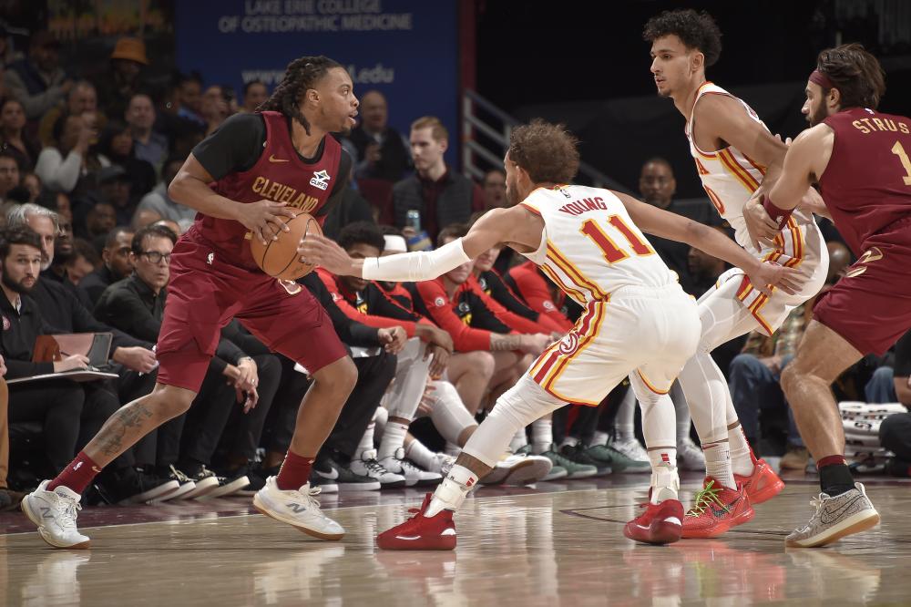 但她稳住心 但她稳住心