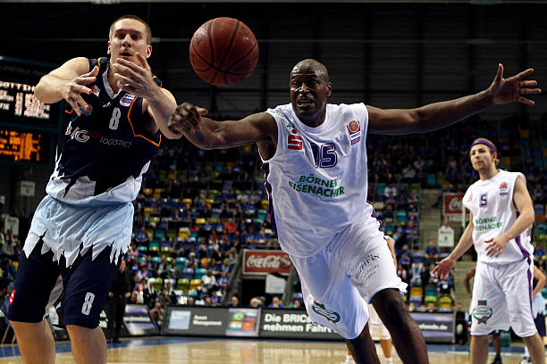 等多方面同 等多方面同