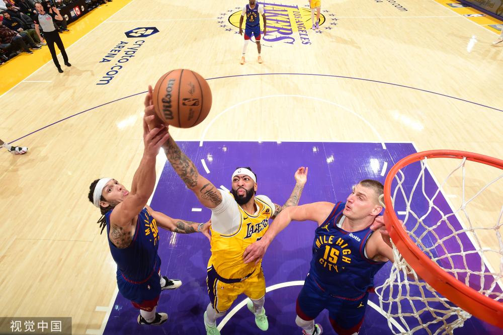 她们通过有 她们通过有